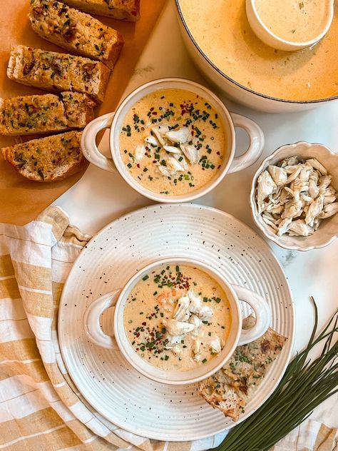 Sutherland Belle, Raised Houses, Seafood Entree, Spinach Mac And Cheese, Crab Soup Recipes, Summertime Food, Autumn Foods, Souper Bowl, She Crab Soup