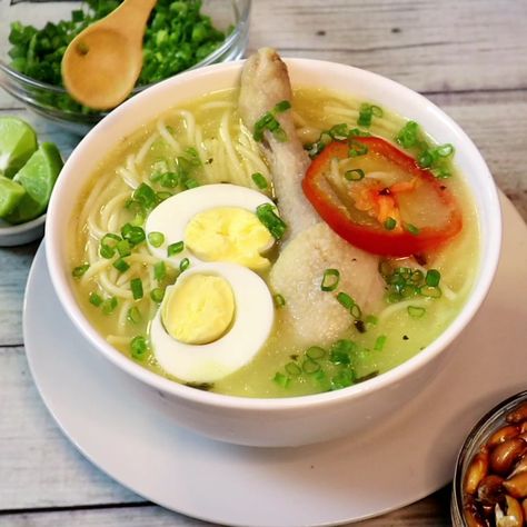 Caldo de Gallina | Como hacer Caldo de Gallina | Sabroso | Prepara este delicioso Caldo de Gallina fácil y rápido!! 😋 #CaldoDeGallina #cocinaperuana #comida #sabroso #recetas | By Sabroso Peru Food, Menu Semanal, Poster Boards, Peruvian Food, Peruvian Recipes, Latin Food, Soup Recipes, Soups, Pikachu