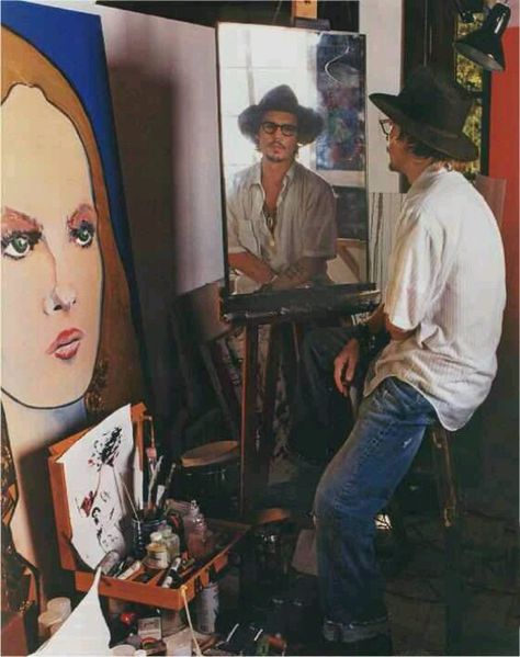 Johnny Depp in his art studio at home in Hollywood where he enjoys one of his other artistic endeavors - painting. The painting shown is of Vanessa Paradis. Johnny Depp Family, Artsy Boy, Studio At Home, Larry King, جوني ديب, Johnny Depp Style, Fans Only, Johnny D, Painting Pictures