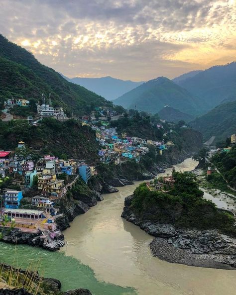 Dawn at Devprayag 🌄 . A showcase of traditions, myths and mysticism, Devprayag is the place where the holy rivers Bhagirathi ( on the left) and Alaknanda( on the right) meet, merge into one and take the name Ganga, the rivers are known to switch colours with change in seasons as well. It is locally believed that Lord Rama and his father King Dasharath performed penance here. . It is also home to India’s first astronomical observatory setup in 1946. Ganga River, Astronomical Observatory, Lord Rama, Lord Shiva Statue, Shiva Statue, Beautiful Images Nature, Indian Aesthetic, Fairytale Dress, Travel Goals