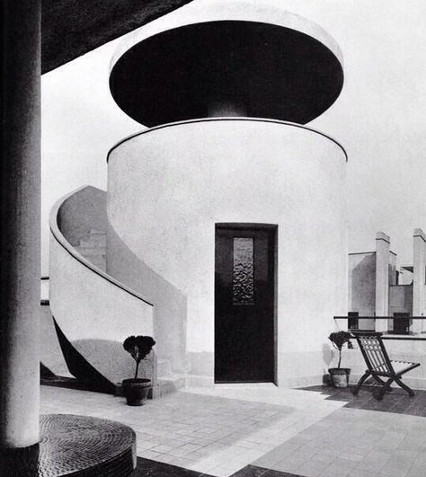 Robert Mallet Stevens, Paris, 1926 Robert Mallet Stevens, Round Building, Streamline Moderne, Workshop Design, Art Deco Buildings, Art Deco Architecture, Streamline Design, Rooftop Garden, Spiral Staircase