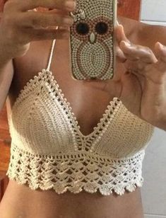 PATRÓN GRATIS Trajes de Baños a crochet la ULTIMA TENDENCIA! – Crochetisimo Crochet Bra Pattern, Débardeurs Au Crochet, Diy Crafts Crochet, Bikinis Crochet, Crochet Bra, Crochet Crop Top Pattern, Mode Crochet, Crochet Bralette, Haken Baby