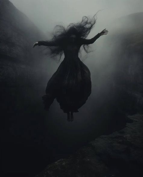 Woman Dark Photography, Mysterious Woman Aesthetic, Dark Mystic Aesthetic, Dark Priestess, Darkest Academia, Queen Of Darkness, Continental Drift, Alice In Wonderland Aesthetic, Film Trailer