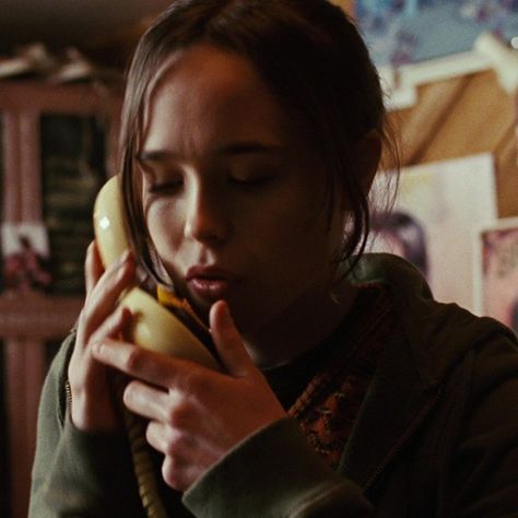 Juno Movie Aesthetic, Letterboxd Pfp, Juno Pfp, Hipness Purgatory, Juno Macguff, Juno Film, Hamburger Phone, Sick Movie, Juno Movie