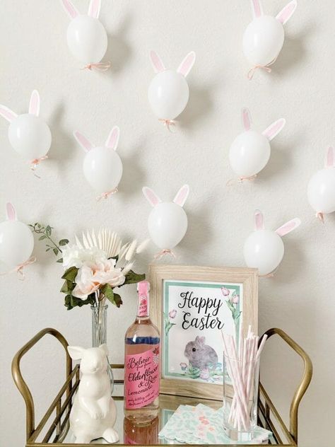 40+ Cute and Simple DIY Easter Decorations Easter Floral Centerpieces, Bunny Balloons, Bunny Birthday Theme, Easter Centerpieces Diy, Easter Egg Garland, Diy Bunny, Bunny Birthday Party, Easter Backdrops, Balloon Garland Diy