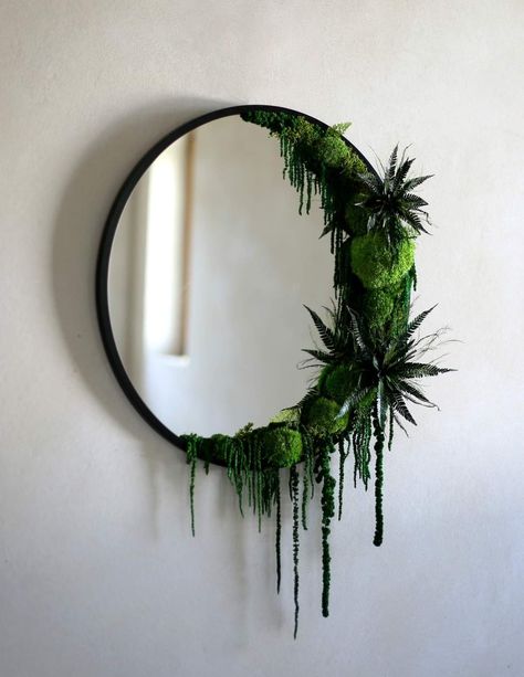 Spiegel Diy, Dark Home Decor, Goth Home, Moss Art, Dark Home, Deco Originale, House Plants Decor, Decor Minimalist, Indoor Plant