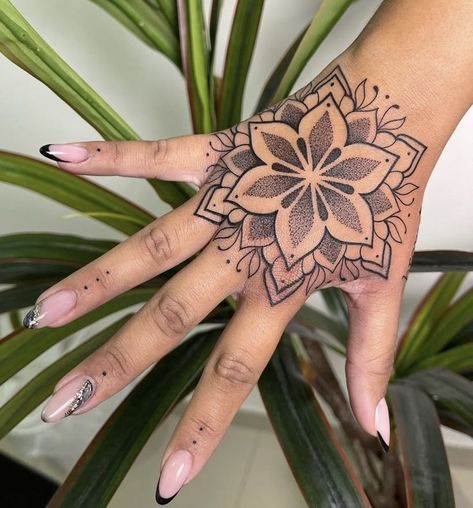 Hand Tattoos For Women Mandala, Mandala Hand Tattoo For Women, Full Hand Tattoos For Women, Mandala Hand Tattoo, Tattoo Main, Full Hand Tattoo, Mandala Hand Tattoos, Cherry Tattoos, Henna Inspired Tattoos