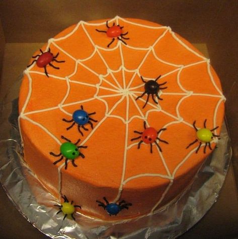 https://www.facebook.com/165230877002079/photos/pcb.1191454061046417/1191453937713096/?type=3 Pasteles Halloween, Halloween Deserts, Halloween Cake Decorating, Halloween Food Treats, Halloween Treats Easy, Halloween Sweets, Halloween Baking, Fall Cakes, Halloween Desserts