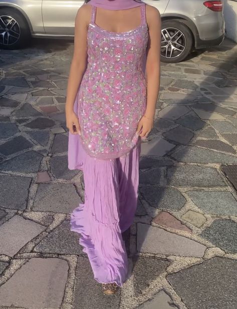 Light Purple Indian Outfit, 2000s Indian Outfits, Bollywood Style Purple Traditional Wear For Diwali, Lavender Desi Outfit, Purple Desi Clothes, Purple Kurti Aesthetic, Simple Suits, Red Kurti, Desi Clothing