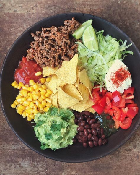 Nacho Bowl Recipe, Nacho Salad Recipe, Nacho Bowl, Nacho Salad, Healthy Nachos, Avocado Bowl, Dinners Easy, Healthy Food Menu, Food Time