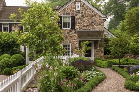 Colonial Landscaping, Colonial Garden, Colonial Farmhouse, Stone Farmhouse, Historic Renovation, Farmhouse Renovation, Colonial Exterior, Traditional Exterior, Farmhouse Exterior