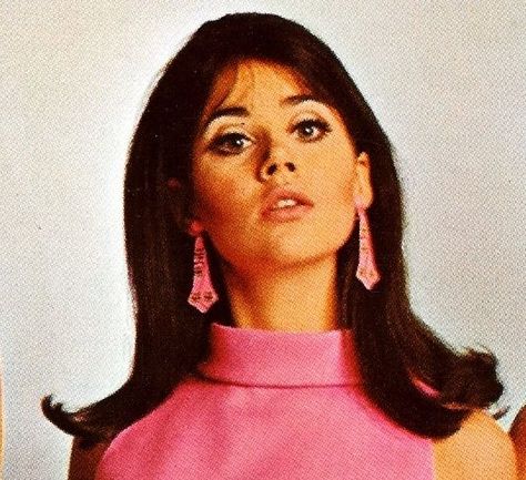 60s Photoshoot, Flamboyant Fashion, 1960s Aesthetic, Colleen Corby, 60’s Fashion, 60s Aesthetic, 1960s Hair, 60s Hair, 60s Women