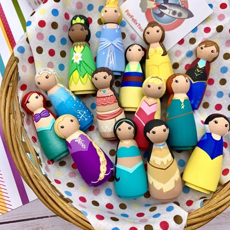 Disney Princess Peg Dolls, Princess Peg Dolls, Frozen Dolls, Wood Peg Dolls, Daniel Tiger, Peg People, Clothespin Dolls, Wooden Doll, Boredom Busters