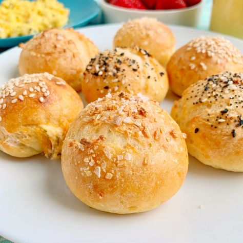 Bagel Balls Stuffed, 2 Ingredient Buns, Stuffed Bagel Balls, Two Ingredient Bagel Bites, 2 Ingredient Bagel Bites, 2 Ingredient Dough Recipes, 3 Ingredient Dough, Bagel Balls, Budget Breakfast