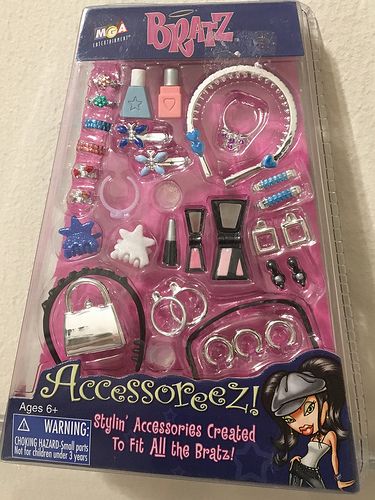 Doll Set Barbie, 2000s Girl Toys, Bratz Doll House, 2000s Older Sister Aesthetic, Bratz House, Bratz Accessories, Y2k Toys, 2000s Stuff, 2000s Toys