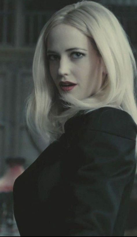 Angelique Bouchard, Dark Shadows, Eva Green, Be Yourself, Persona, The Internet, Blonde, Memes, Green