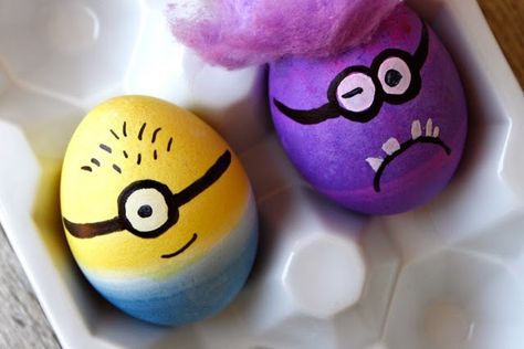 Minion Easter Egg Designs Minion Easter Eggs, Easter Egg Decorating Ideas, Dye Eggs, Egg Decorating Ideas, Easter Eggs Kids, Creative Easter Eggs, Egg Ideas, Easter Favors, Decorated Eggs