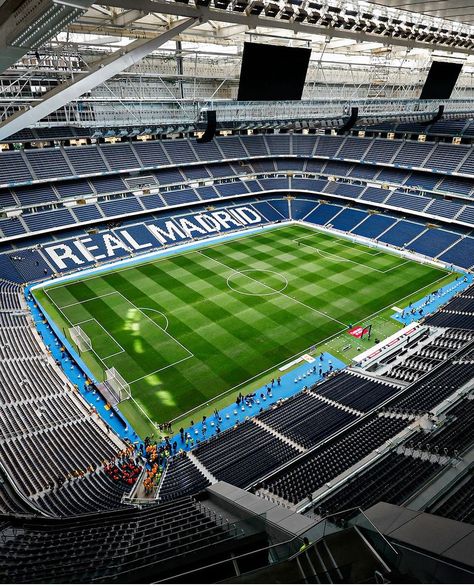 Real Madrid Stadium, Madrid Stadium, Real Madrid History, Real Madrid Soccer, Ronaldo Real Madrid, Ronaldo Real, Santiago Bernabeu, Football Pictures, Cristiano Ronaldo