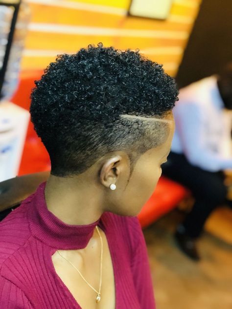 Mohawk Hairstyles For Black Women, Black Women Short Hair, Black Haircuts, Short Black Natural Hairstyles, Curly Mohawk Hairstyles, Tapered Natural Hair Cut, Natural Haircuts, Twa Styles, Natural Hair Haircuts