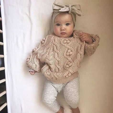 Baby girl sweater outfit idea. Perfect fall outfit for little ones. #ShopStyle #shopthelook #MyShopStyle #BabyOutfit affiliate Baby Feber, Baby Mode, Winter Baby Clothes, Pull Bebe, Neutral Baby Clothes, Perfect Fall Outfit, Fantastic Baby, Pullover Outfit