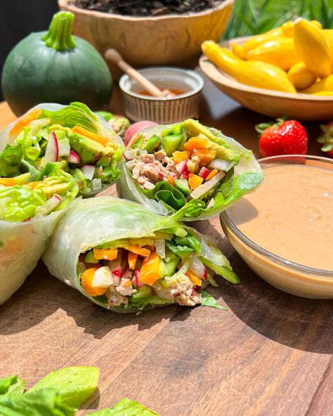 One of my favorite light summer lunches is to find all the crunchy veggies at farmers market and using wild canned tuna to create a high protein semi-giant spring roll wrapper! It’s so easy to make, delicious with a creamy pb dipping sauce, and refreshing in this summer heat. Tuna Summer Rolls, Tuna Spring Roll Recipe, Tuna Cucumber Rolls, Tuna Spring Rolls, High Protein Tuna, Spicy White Chicken Chili, Spring Roll Sauce, Rice Paper Recipes, Puff Pastry Twists