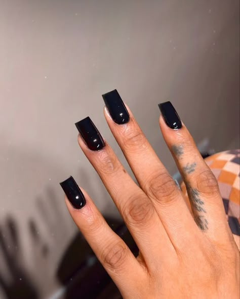 Short Black Tapered Square Nails, All Black Acrylic Nails Square, Black Square Nails With Glitter, Square Black Acrylic Nails, Black Acrylic Nails Glitter, Black Tapered Square Nails, All Black Acrylic Nails, All Black Nails Acrylic, Black Nails Black Women