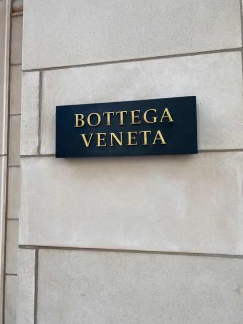 Bottega Veneta Logo Wallpaper, Bottega Veneta Wallpaper, Bottega Veneta Logo, Black And White Wallpaper Iphone, Lux Fashion, Logo Wallpaper, Black And White Wallpaper, Fashion Marketing, White Wallpaper