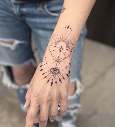 Bang Bang Tattoo, Tattoo Main, Aesthetic Tattoo Ideas, Hand And Finger Tattoos, Pretty Hand Tattoos, Cute Tattoos For Women, Dot Work Tattoo, Aesthetic Tattoo, Best Tattoo Designs