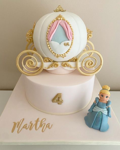 Cinderella Carriage Cake, Cinderella Birthday Theme, Cinderella Castle Cake, Cinderella Birthday Cake, Carriage Cake, Castle Birthday Cakes, Princess Castle Cake, Cinderella Birthday Party, 5th Birthday Cake