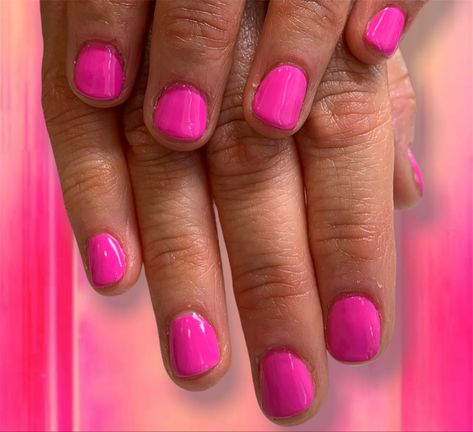 #dnd #gelmanicure #nails Dnd 550, Nails Dnd Gel, Nails Dnd, Gel Manicures, Dnd Gel Polish, Hot Pink Nails, Nails Gel, Pedicure Nails, Manicure Pedicure