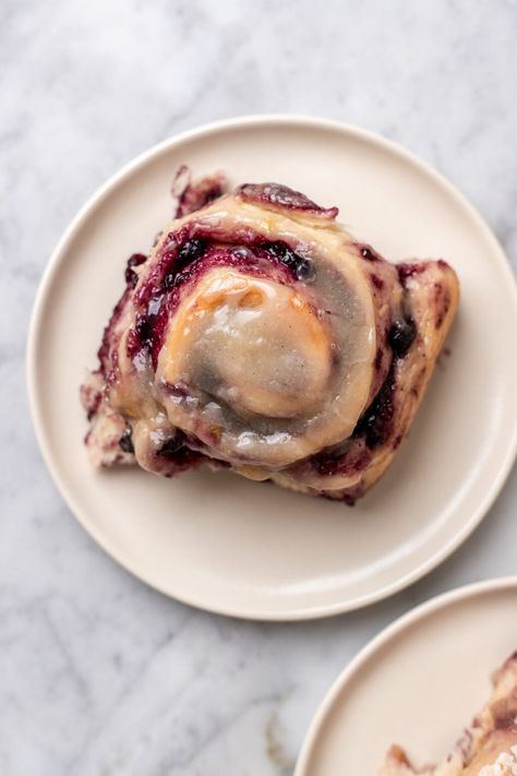 Lemon Poppyseed Cinnamon Rolls, Blueberry Pancake Cinnamon Rolls, Blueberry Lemon Sweet Rolls, Blueberry Lemon Cinnamon Rolls, Lemon Blueberry Rolls, Cinnamon Rolls Blueberry, Blueberry Rolls, Blueberry Sweet Rolls, Pastry Breakfast