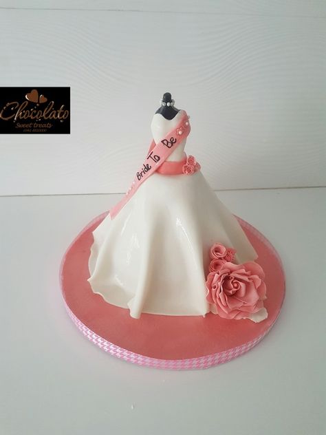 Bride to be cake Indian Bride To Be Cake Ideas, Bride To Be Cake Design, Bride To Be Cakes Ideas, Corset Cake, Bride To Be Cake, Hen Party Cakes, Bride To Be Decorations, Bachelorette Cake, Aquarium Architecture