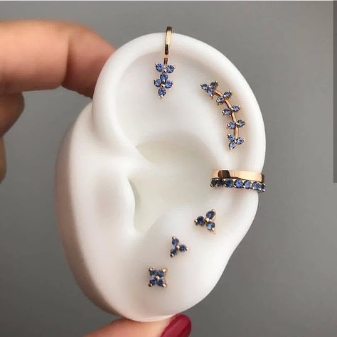 Three Piercing Earrings, Different Piercings, Earring Stacks, Ear Peircings, Earring Inspo, Piercing Inspo, Cool Ear Piercings, Pretty Ear Piercings, Cool Piercings