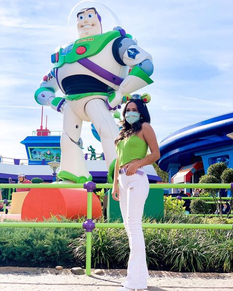 Buzz Light Year Inspired Outfit, Buzz Lightyear Inspired Outfit, Toy Story Inspired Outfits Women, Toy Story Alien Disneybound, Toy Story Disney Outfits Women, Buzz Disneybound, Toy Story Outfits Women, Disney Bound Toy Story, Toy Story Inspired Outfits