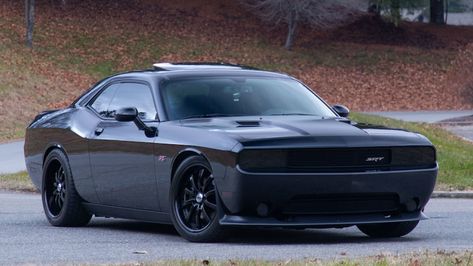 2012 Dodge Challenger, New Car Wallpaper, American Muscle Cars Dodge, Challenger Srt8, Car Deco, Dodge Cummins, Dodge Challenger Srt, Dodge Power Wagon, Lamborghini Cars