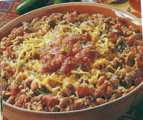 A hearty meal in a skillet with beef, onions, garlic pinto beans, tomatoes, green chiles, cheddar cheese and rice. Enjoy! Texas Skillet, Cheese And Rice, Hotdish Recipes, Recipes Cheese, Contest Ideas, Foods Ideas, Cheese Cheddar, Green Chiles, Cast Iron Skillet Recipes