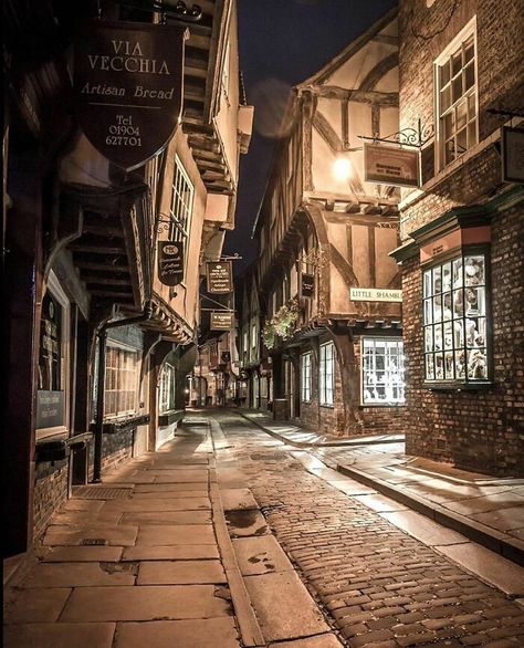 Shambles York, The Shambles, York England, York Travel, Söt Katt, Peak District, Beautiful Villages, Intp, Old Buildings