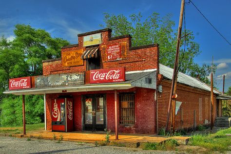 pictures of old country stores Old Store Fronts, Old General Stores, Country Stores, Ncc 1701, Vintage Stores, Old Country Stores, Old Gas Stations, Coke Cola, Filling Station