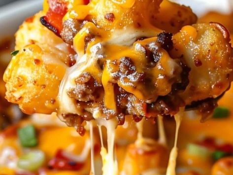 Classic Comfort: Dive Into Ohio's Cheeseburger Tater Tot Casserole Recipe - NewsBreak Cheeseburger Tater Tot Casserole, Baked Scallops, Tater Tot Casserole Recipes, Tater Tots, Homemade Cheese Sauce, Cheeseburger Casserole, Hearty Casseroles, Tater Tot Casserole, Chicken Tender Recipes