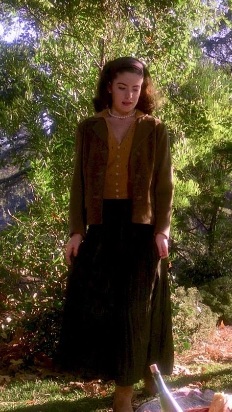 Twin Peaks Inspired Outfits, Calm Movies, Twin Peaks Outfits, Donna Hayward, Twin Peaks Fashion, Twin Peaks Inspired, Sherilyn Fenn, The 90s Fashion, Picnic Style