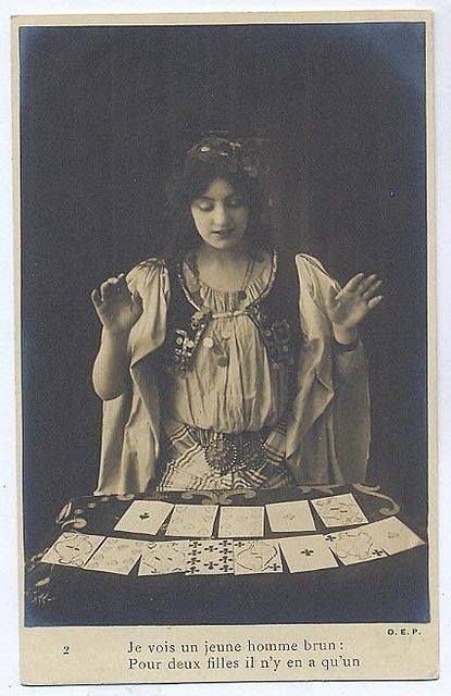 Vintage Fortune Teller, Blithe Spirit, Tarot Prediction, Tarot Significado, Arte Occulta, Vintage Tarot, Learning Tarot Cards, Fortune Telling Cards, Wiccan Spell Book