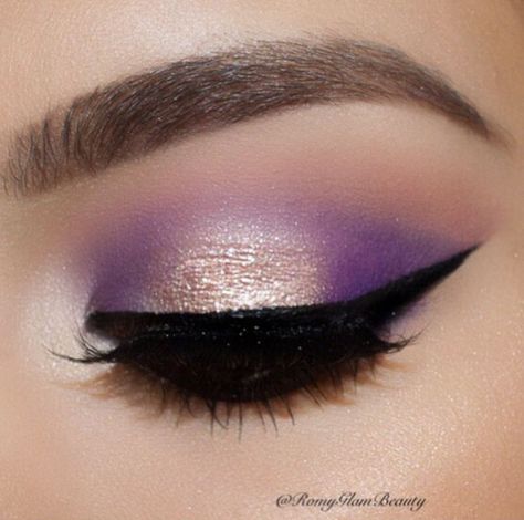 Quince Makeup Purple And Gold, Purple Gold Eyeshadow, Purple Glam Eyeshadow, Quinceanera Makeup Purple Full Face, Purple And Gold Eyeshadow Looks, Purple And Gold Makeup Looks, Bridal Makeup Purple, Purple And Gold Eye Makeup, Rapunzel Makeup Look