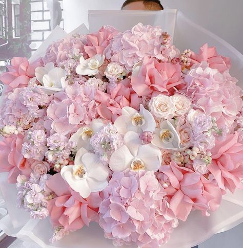 Pink And White Flowers Aesthetic, Pink Flowers Aesthetic Wedding, White And Pink Flowers Aesthetic, White And Pink Flower Bouquet Gift, Aesthetic Pink Flower Bouquet, Boquette Flowers, Nothing But Flowers, Pink And White Flowers, Flower Therapy