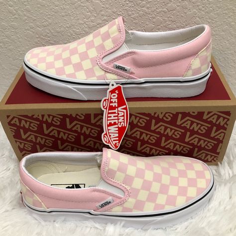 These Sneakers Are Nwt And Comes From A Smoke Free Home Vans Coquette, Tenis Air, Tennis Vans, Vans Pink, Checkered Vans, Shoes Vans, Vans Slip On, Notes Template, Pink Sneakers