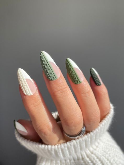 25 Sweater Nail Designs To Wear This Winter | Le Chic Street Almond Plaid Nail Designs, Blue Sweater Nail Designs, Glossy Sweater Nails, Chrome Sweater Nails, Sweater Art Nails, Christmas Sweater Nail Designs, Winter Sweater Nail Designs, Almond Sweater Nails, Short Nail Winter Designs