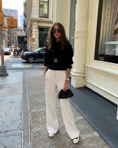 Minimalist Moda, White Wide Leg Pants, Black White Outfit, Chique Outfits, Looks Street Style, Looks Black, Mode Inspo, 가을 패션, Mode Inspiration