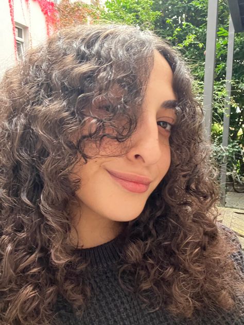 Curly hair brown curtain bangs fresh haircut Curtain Bangs For Curly Hair, Bangs For Curly Hair, Curly Hair Haircut, Curly Coily Hair, Curtain Fringe, Curly Bangs, Braided Bangs, Nice Hair, Haircuts For Curly Hair