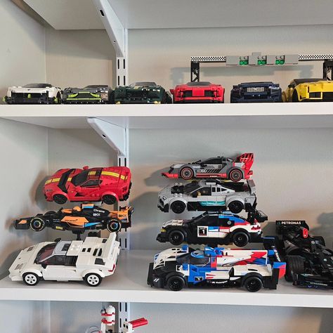 Looking new ways to display your Legos without buying stands. Collectors Bedroom, Lego Car Display Ideas, Stututu Turbo, Lego Displays, Lego Display Ideas, Lego Room Decor, Holiday Room Decor, Lego Decorations, Condo Bedroom