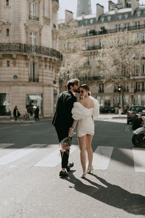 Pre Wedding Shoot Ideas Street, Elopment Photoshoot Ideas City, Street Pre Wedding, Civil Wedding Pictures Ideas, Editorial Style Engagement Photos, City Prewedding, Elopment Photoshoot Ideas, Courthouse Elopement Pictures, Prenup Photoshoot Ideas