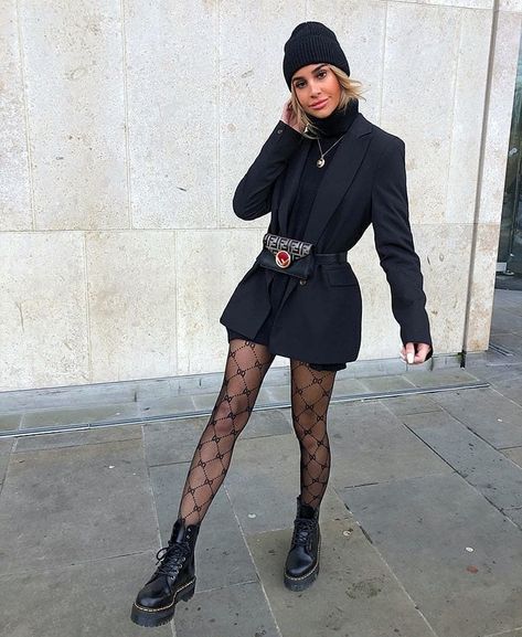 ⚡ RESTOCK ALERT ⚡ @emilyshak wearing our Reeya Black Patterned Tights & Clara Black Long Sleeve Blazer ❤️ Patterned Tights Outfit, Black Patterned Tights, Mode Dope, Plaid Outfits, Patterned Tights, Fishnet Tights, Fashion Tights, Influencers Fashion, Tights Outfit